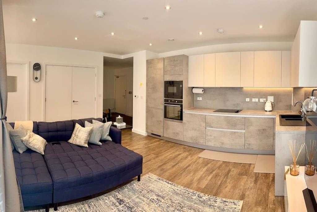 A Stylish Two Bedroom Modern Apartment With Parking 바킹 외부 사진