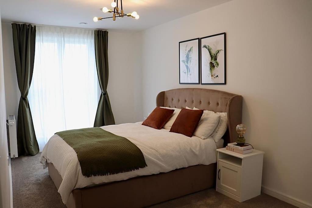 A Stylish Two Bedroom Modern Apartment With Parking 바킹 외부 사진