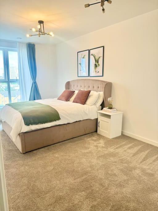 A Stylish Two Bedroom Modern Apartment With Parking 바킹 외부 사진
